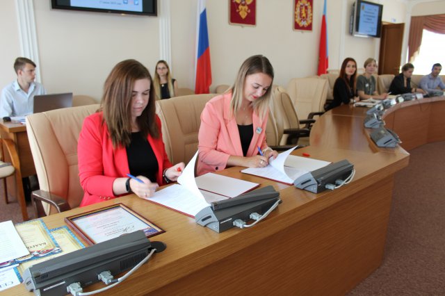 Подписание соглашения о сотрудничестве между Молодежным советом Профобъединения и Молодежной Думой при ЗС ВО
